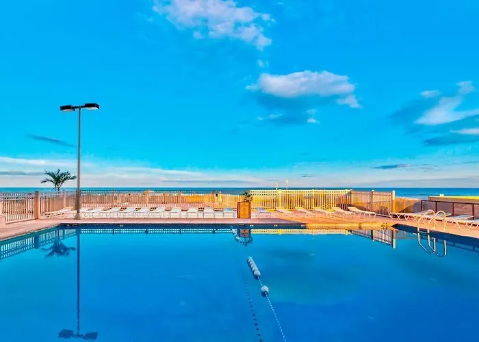 Waterfront With Balcony Washer & Dryer Pools & Gym Holiday home