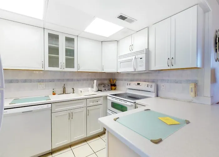Waterfront With Balcony Washer & Dryer Pools & Gym Holiday home Ocean City