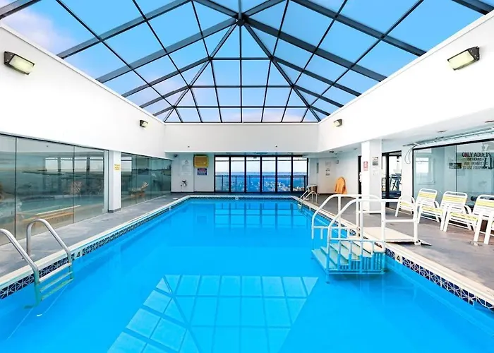 Holiday home Waterfront With Balcony Washer & Dryer Pools & Gym *